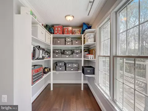 Kitchen - 6612 Ridgeway Dr, Springfield, VA 22150 photo 9 of 17