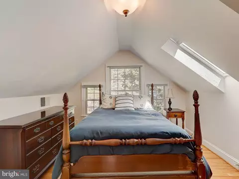 Bedroom - 6612 Ridgeway Dr, Springfield, VA 22150 photo 10 of 18