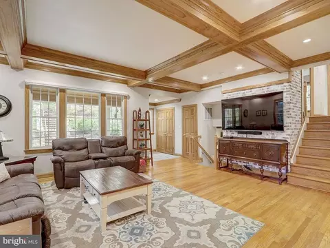 Living - 6612 Ridgeway Dr, Springfield, VA 22150 photo 3 of 10