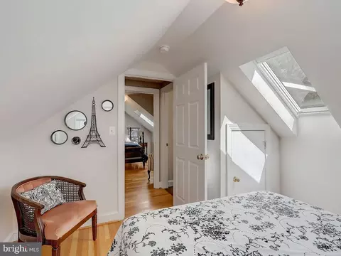 Bedroom - 6612 Ridgeway Dr, Springfield, VA 22150 photo 14 of 18