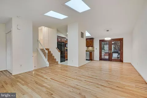 Living - 8496 Rippled Creek Ct, Springfield, VA 22153 photo 1 of 4