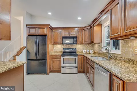 Kitchen - 8496 Rippled Creek Ct, Springfield, VA 22153 photo 3 of 5