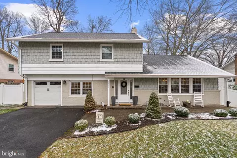 8511 Cherry Valley Ln, Alexandria, VA 22309