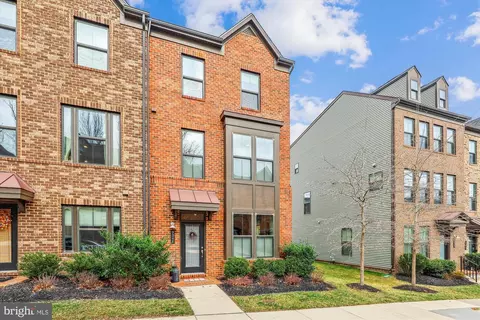 9341 Lemon Mint Ct, Fairfax, VA 22031