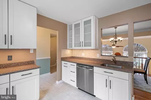 Kitchen - 5524 Beaconsfield Ct, Burke, VA 22015 photo 3 of 5