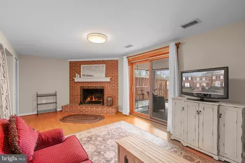 Living - 5524 Beaconsfield Ct, Burke, VA 22015 photo 7 of 7
