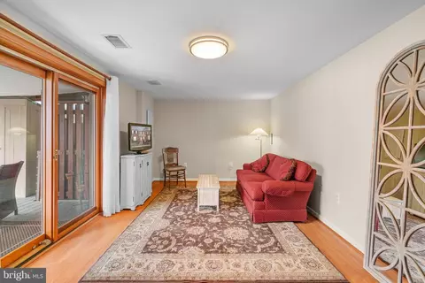 Living - 5524 Beaconsfield Ct, Burke, VA 22015 photo 5 of 7
