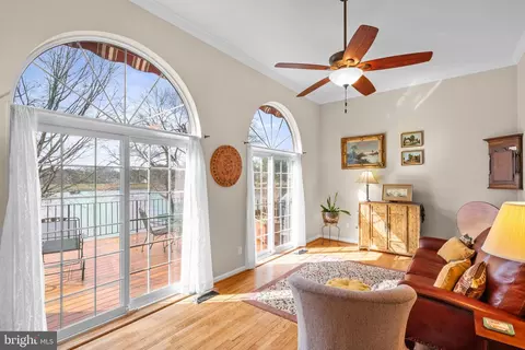 Living - 5524 Beaconsfield Ct, Burke, VA 22015 photo 4 of 7