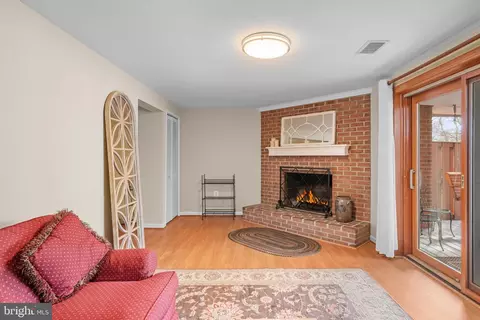 Living - 5524 Beaconsfield Ct, Burke, VA 22015 photo 6 of 7