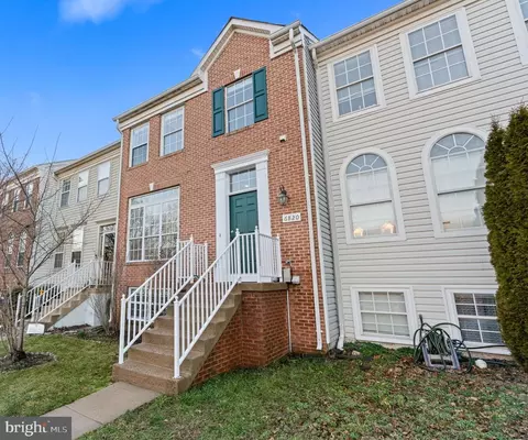 6820 Cedar Loch Ct, Centreville, VA 20121