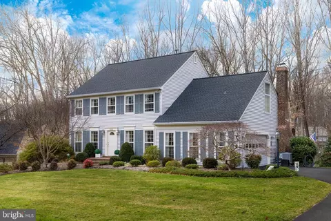 7318 S View Ct, Fairfax Station, VA 22039