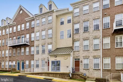 2665 Manhattan Pl #310, Vienna, VA 22180