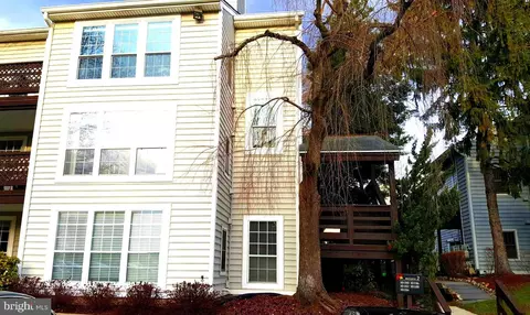 10180 Oakton Terrace Rd #10180, Oakton, VA 22124