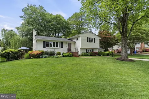 708 Skyline Ct NE, Vienna, VA 22180