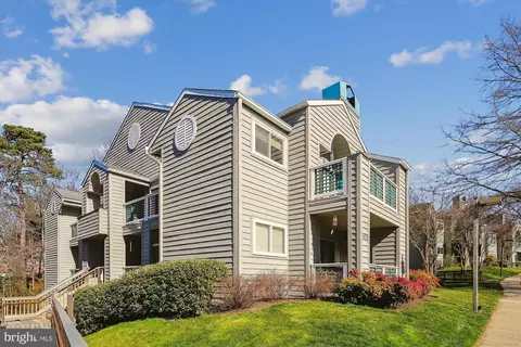11725 B Summerchase Cir #1725B, Reston, VA 20194