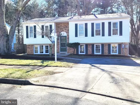 5523 Corot Ct, Fairfax, VA 22032