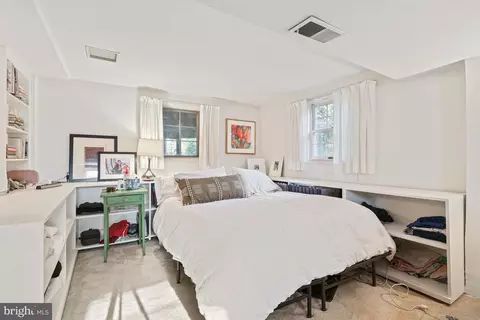 Bedroom - 7005 Sea Cliff Rd, Mclean, VA 22101 photo 6 of 6
