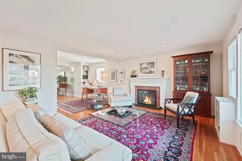Living - 7005 Sea Cliff Rd, Mclean, VA 22101 photo 2 of 6