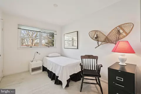 Bedroom - 7005 Sea Cliff Rd, Mclean, VA 22101 photo 3 of 6