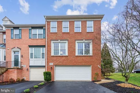 7433 Dunnington Pl, Alexandria, VA 22315