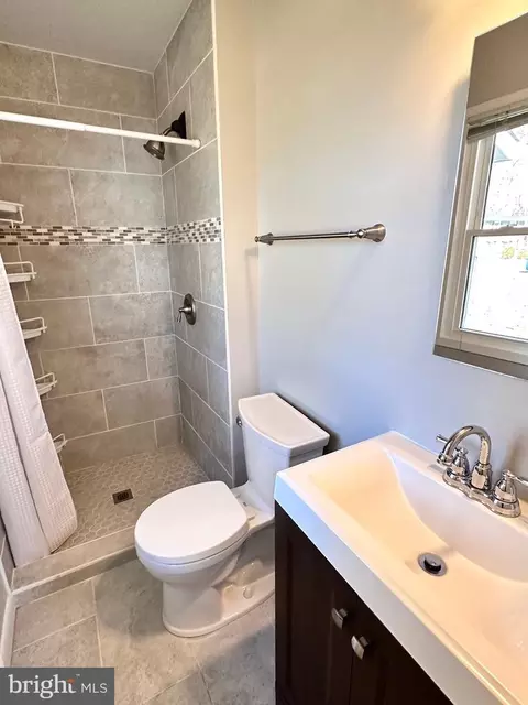 Bath - 6316 Gormley Pl, Springfield, VA 22152 photo 1 of 4
