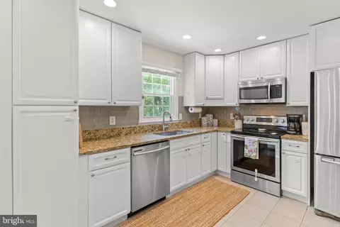 7949 Pebble Brook Ct, Springfield, VA 22153 photo 12