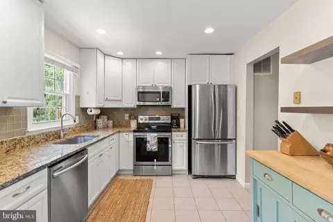 7949 Pebble Brook Ct, Springfield, VA 22153 photo 10