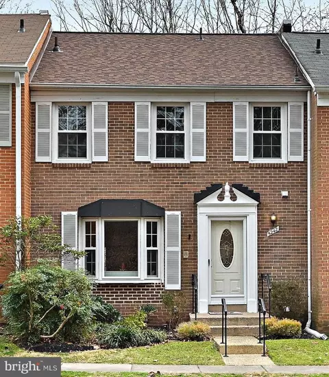5242 Lonsdale Dr, Springfield, VA 22151