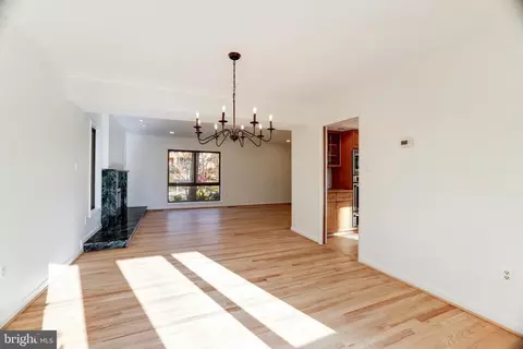 11507 Purple Beech Dr, Reston, VA 20191 photo 9