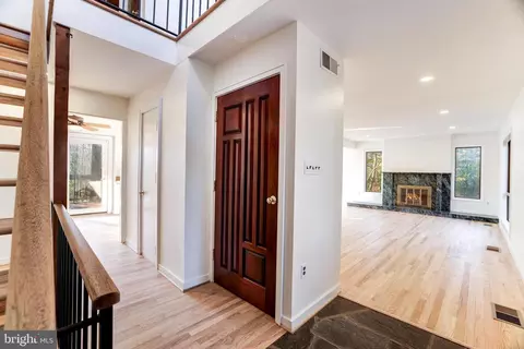 11507 Purple Beech Dr, Reston, VA 20191 photo 5