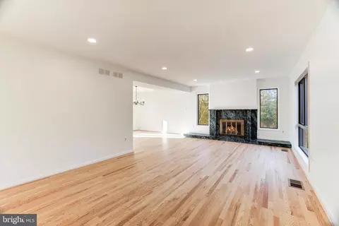 11507 Purple Beech Dr, Reston, VA 20191 photo 8