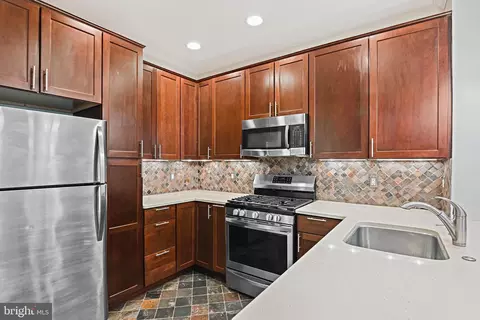 12905 Alton Sq #101, Herndon, VA 20170