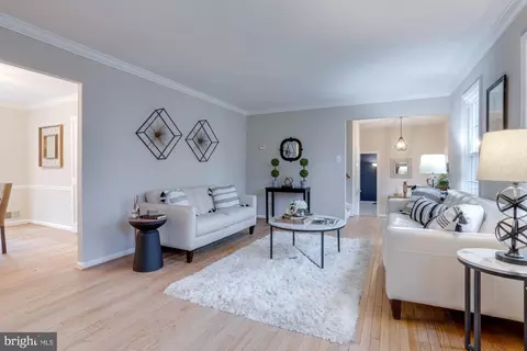 Living - 7912 Delozier Ct, Springfield, VA 22153 photo 3 of 7