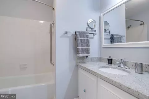Bath - 7912 Delozier Ct, Springfield, VA 22153 photo 4 of 4