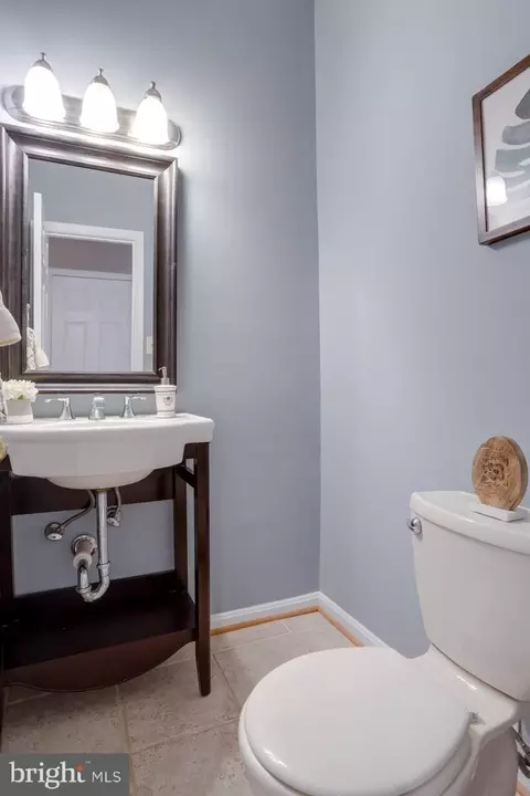 Bath - 7912 Delozier Ct, Springfield, VA 22153 photo 1 of 4