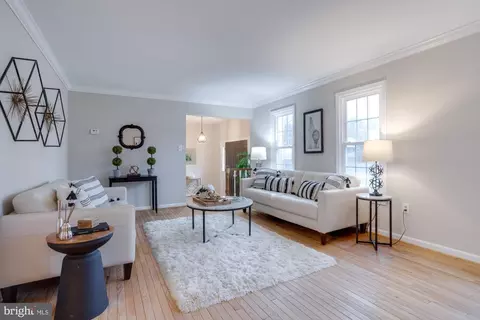 Living - 7912 Delozier Ct, Springfield, VA 22153 photo 4 of 7