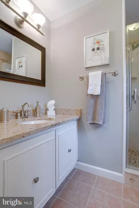 Bath - 7912 Delozier Ct, Springfield, VA 22153 photo 2 of 4