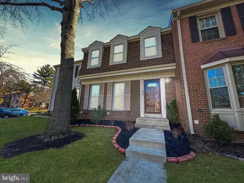 2903 Village Spring Ln, Vienna, VA 22181