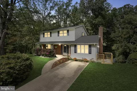 8212 Springfield Village Dr, Springfield, VA 22152