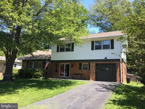 8421 Blakiston Ln, Alexandria, VA 22308