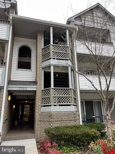 7703 Lafayette Forest Dr #56, Annandale, VA 22003