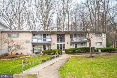 7740 Donnybrook Ct #204, Annandale, VA 22003