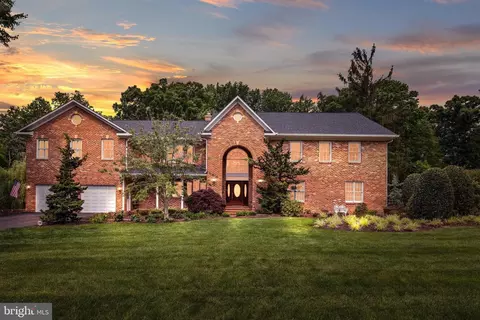 3130 Barbara Ln, Fairfax, VA 22031
