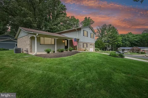 10176 Wavell Rd, Fairfax, VA 22032