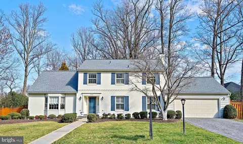 7308 Idylbrook Ct, Falls Church, VA 22043