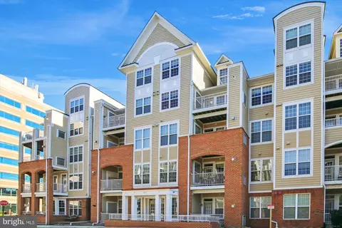 2701 Bellforest Ct #401, Vienna, VA 22180