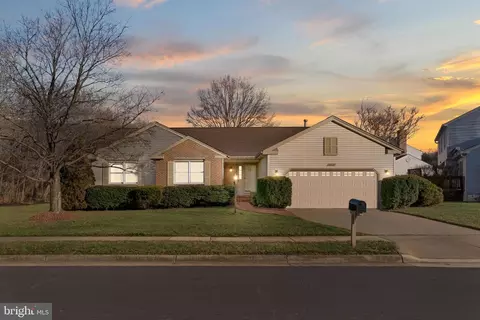 3553 Armfield Farm Dr, Chantilly, VA 20151