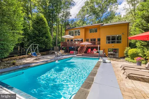 Exterior - 11409 Fieldstone Ln, Reston, VA 20191 photo 13 of 22