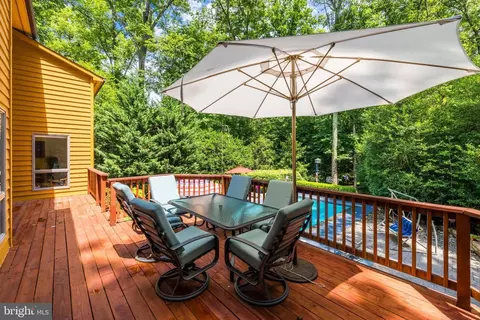 Exterior - 11409 Fieldstone Ln, Reston, VA 20191 photo 20 of 22