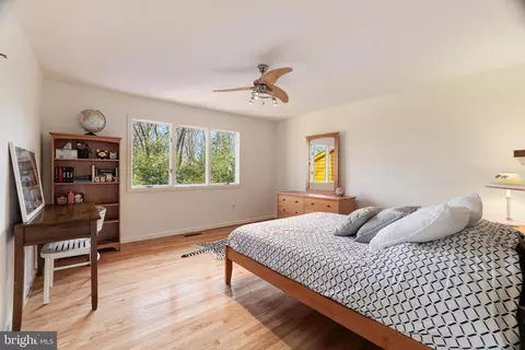 Bedroom - 11409 Fieldstone Ln, Reston, VA 20191 photo 4 of 6